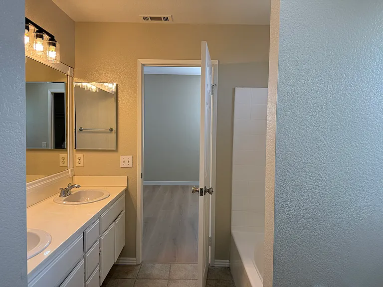 39561 Tischa Dr — Photo 16