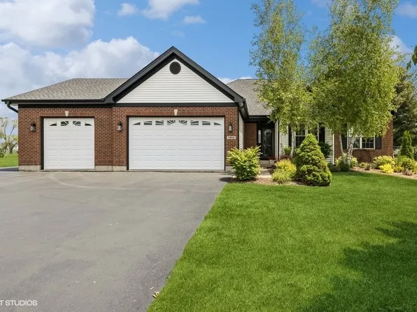 5910 Highland Prairie Dr, Johnsburg, IL 60051