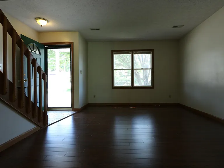 5221 Deerwood Lk — Photo 3