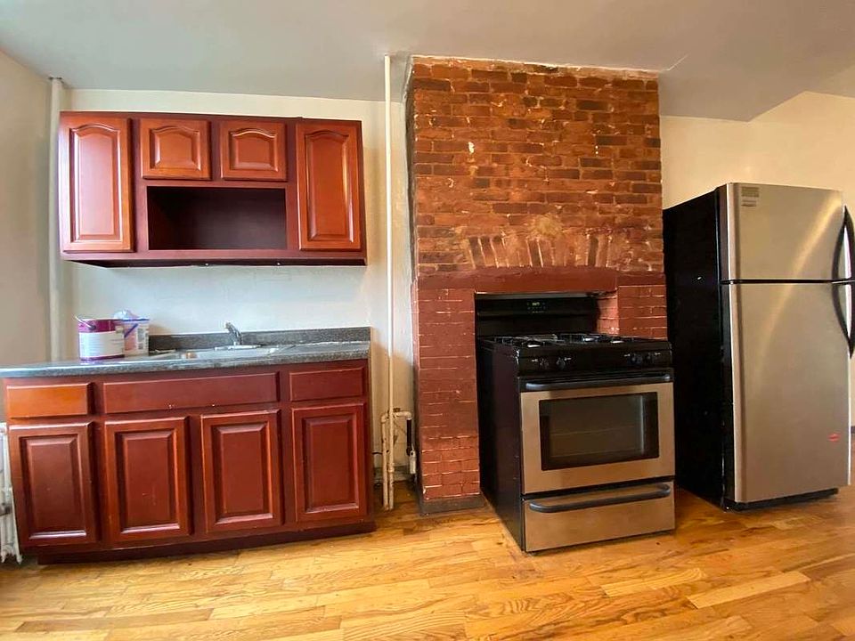 2nd image of 144 Suydam St #2A