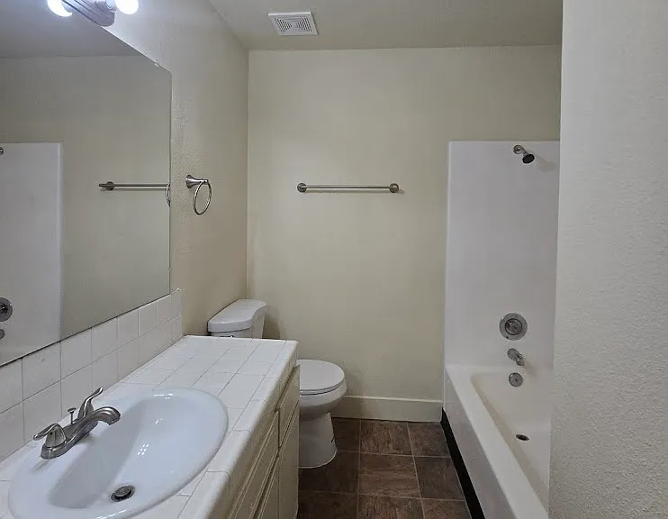 1414 W Clinton Ave #105 — Photo 10