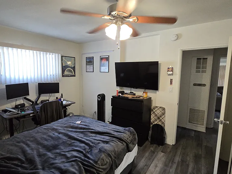 1132 S Holt Ave #3 — Photo 11