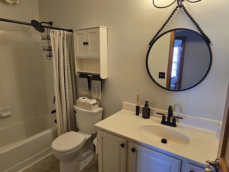 2437 Oneida Ln — Photo 9