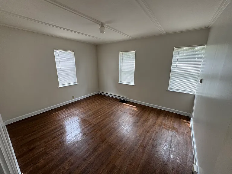 72 Military St #6 — Photo 2