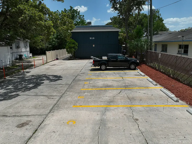 919 E Orange St #E — Photo 13