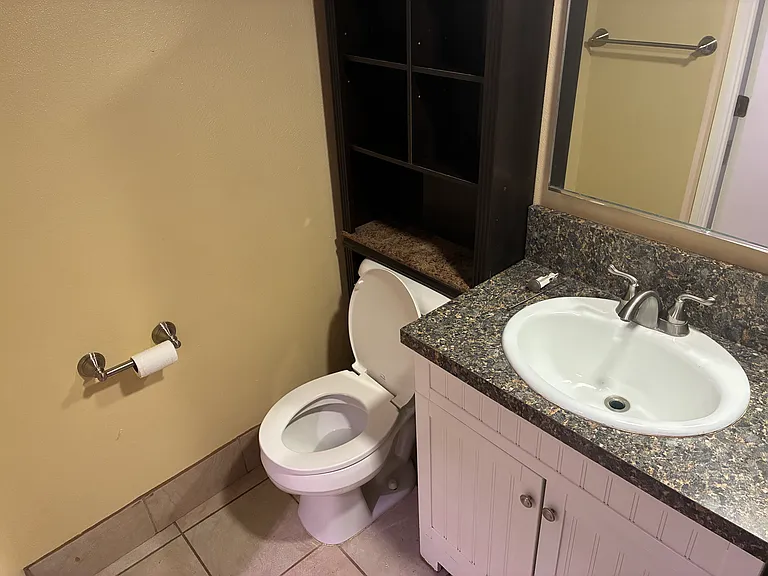 1342 S 6th St W — Photo 5
