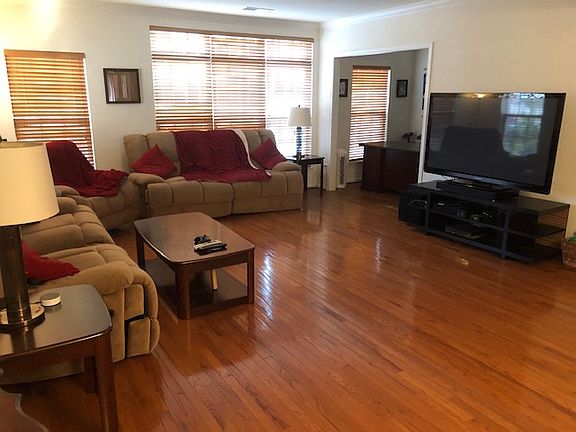 LR w/ Adjacent Office