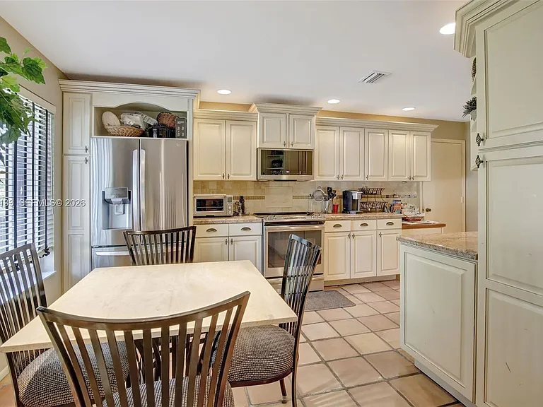 5320 SW 21st Ct — Photo 16