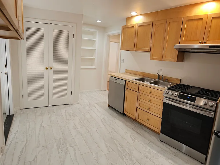 14 Sentinel Ct #2 — Photo 11