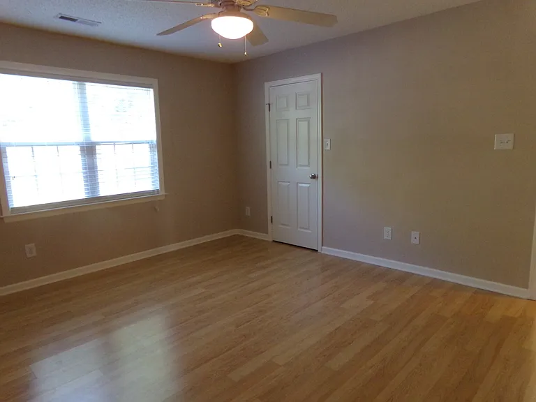 409 Nordhoff St — Photo 8