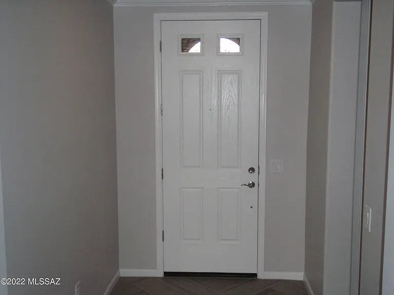 61123 E Flint Dr — Photo 2