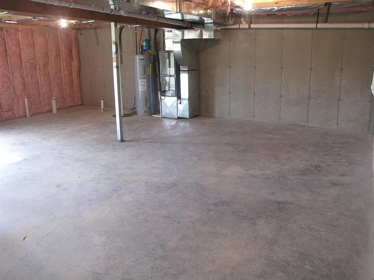 203 Winnbrook St — Photo 13