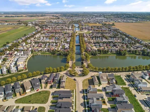 3269 S Civic Green Way, Saint Charles, MO 63301