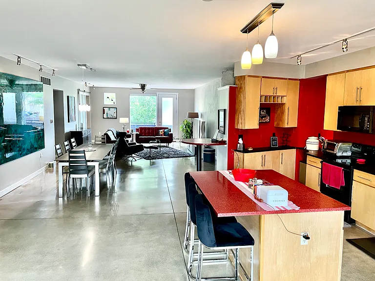 1032 Jackson St — Photo 7