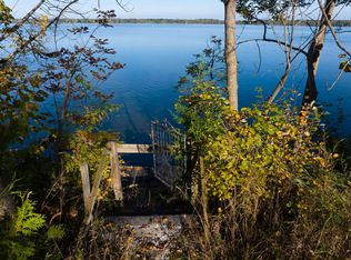 563 E Shore Rd, Isle La Motte, VT 05463