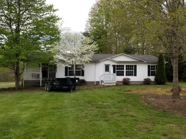 370 Double Oaks Ln, Wirtz, VA 24184