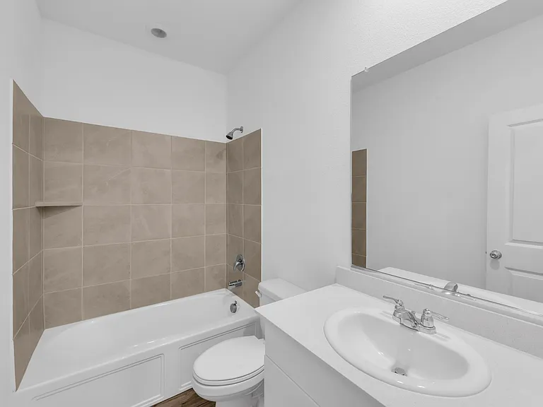 8425 Honeylocust St — Photo 17