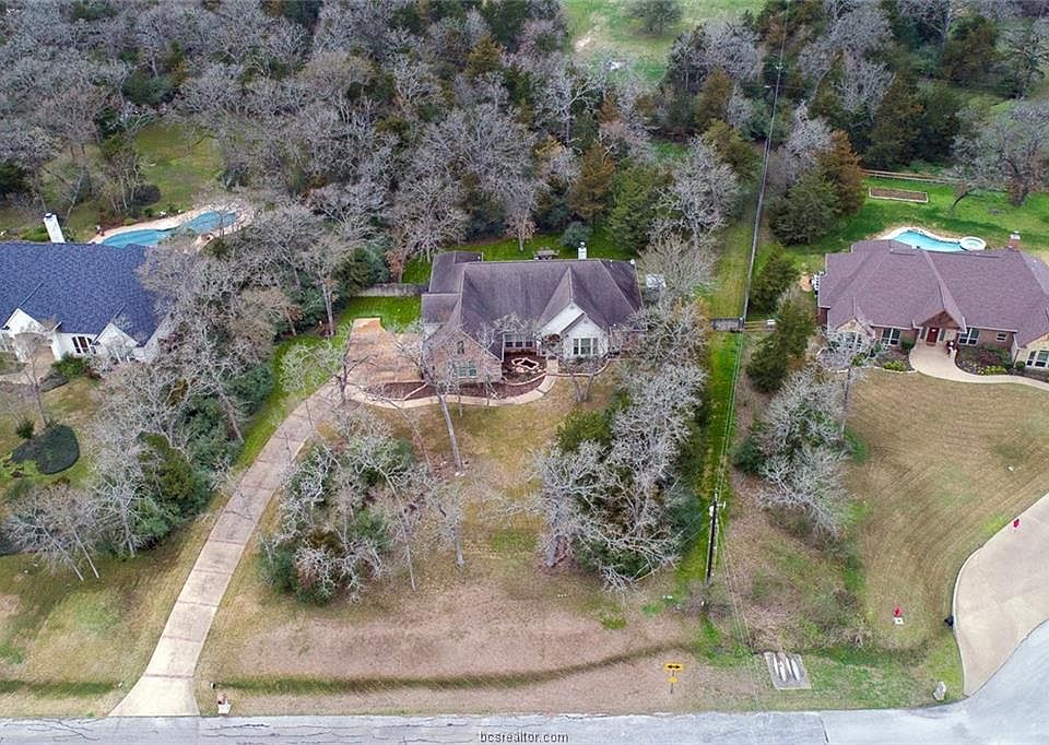 1st image of 3934 Arboleda Dr