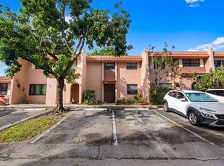 22 N VALENCIA Drive #3-32, Davie, FL 33324