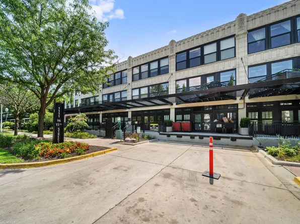 1111 W 15th St Unit 410, Chicago, IL 60608