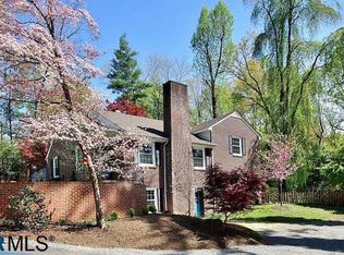 1412 Meadowbrook Rd, Charlottesville, VA 22903