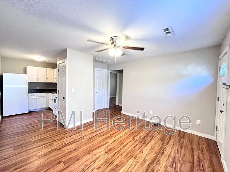 103 W Martin Luther King Jr Blvd #1 — Photo 2