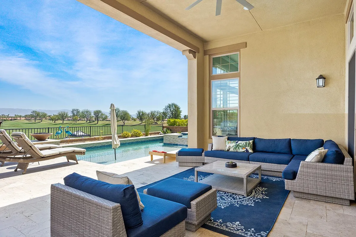 Outdoor Patio Seating - 80444 Champions Way