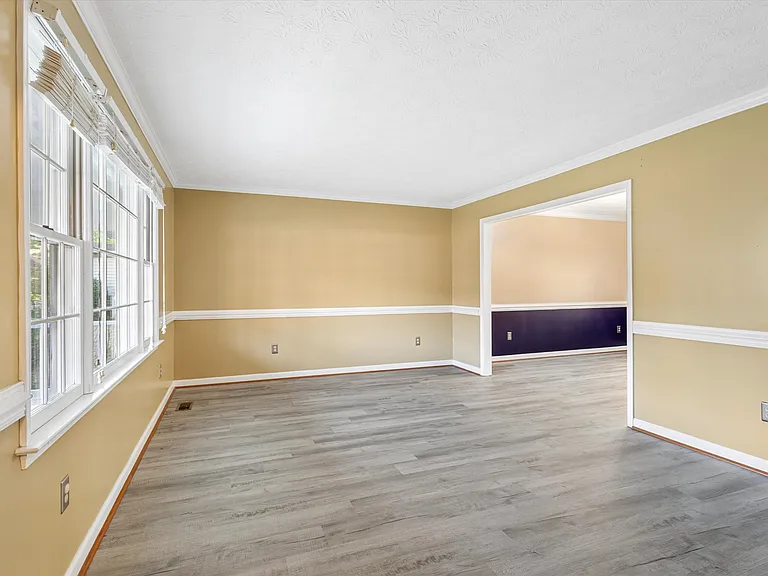 13 Estate Dr — Photo 3