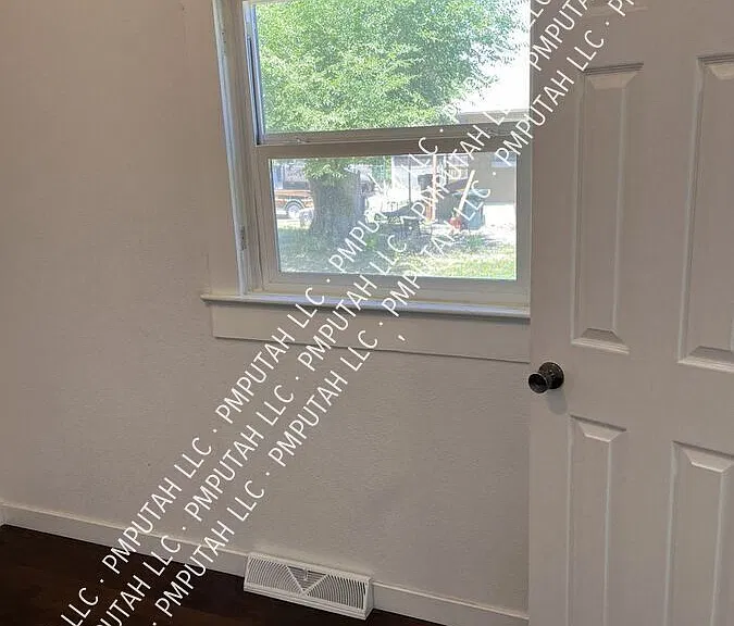 3535 S Adams Ave #FRONT FRONT — Photo 14