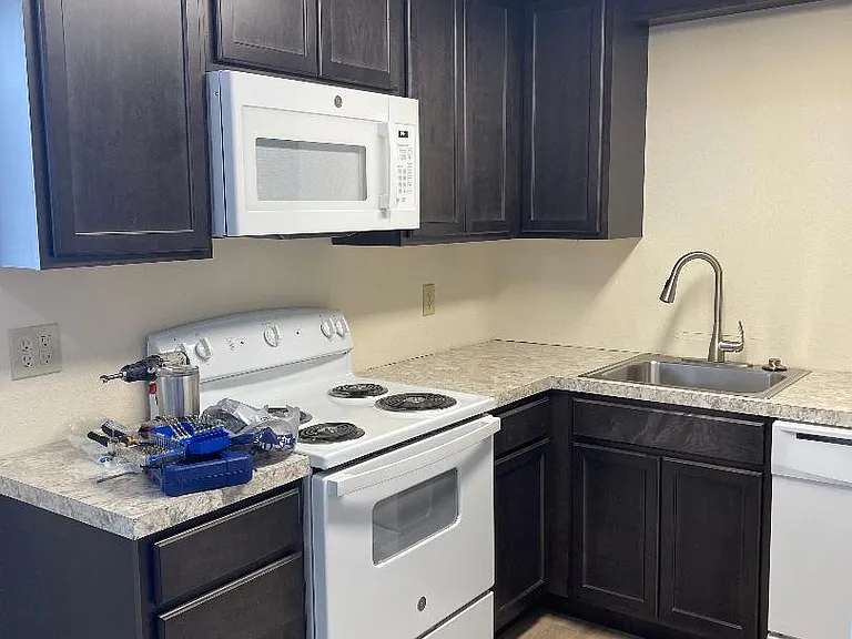 207 Wirsching Ave W #3 — Photo 6