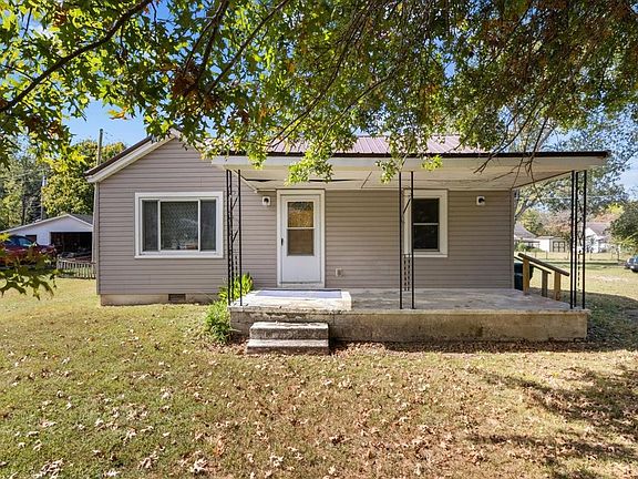 2nd image of 106 Park Cir