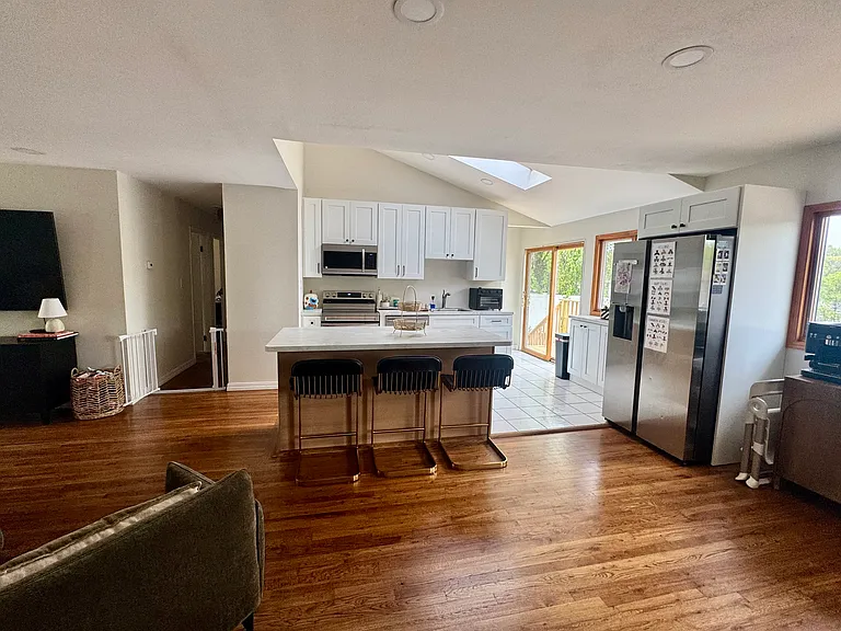 Country Lane Dr — Photo 10