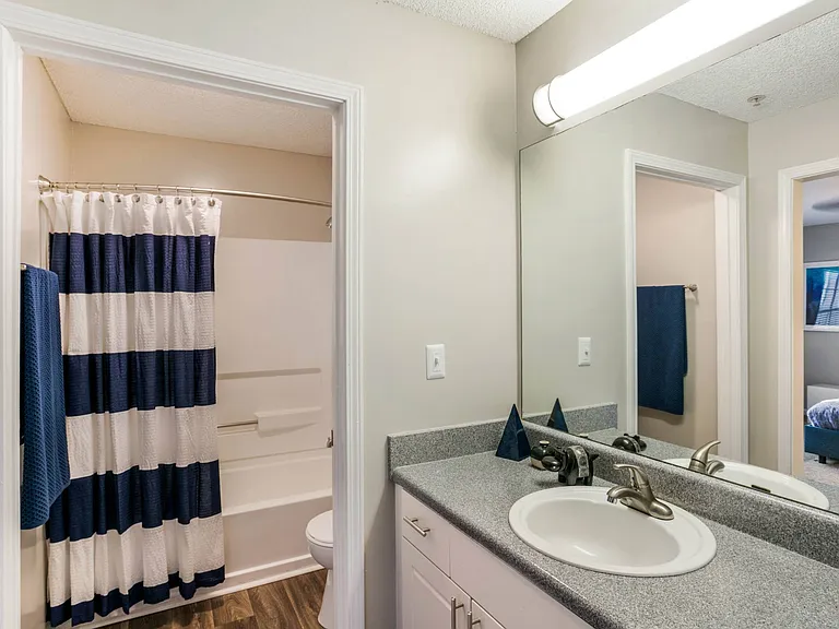 Aqua at Sandy Springs — Photo 13