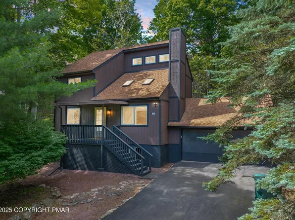 2215 Overlook Dr, Tobyhanna, PA 18466