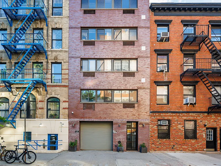 421 E 12th St #2 — Photo 7