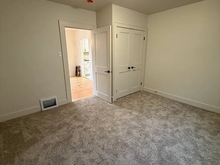 916 N 22nd St — Photo 3