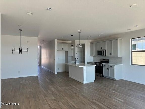 2nd image of 945 W Macaw Drive