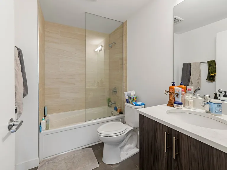 1509 N Western Ave #203 — Photo 11