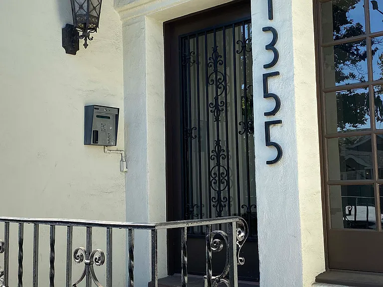1355 N Gardner St — Photo 3