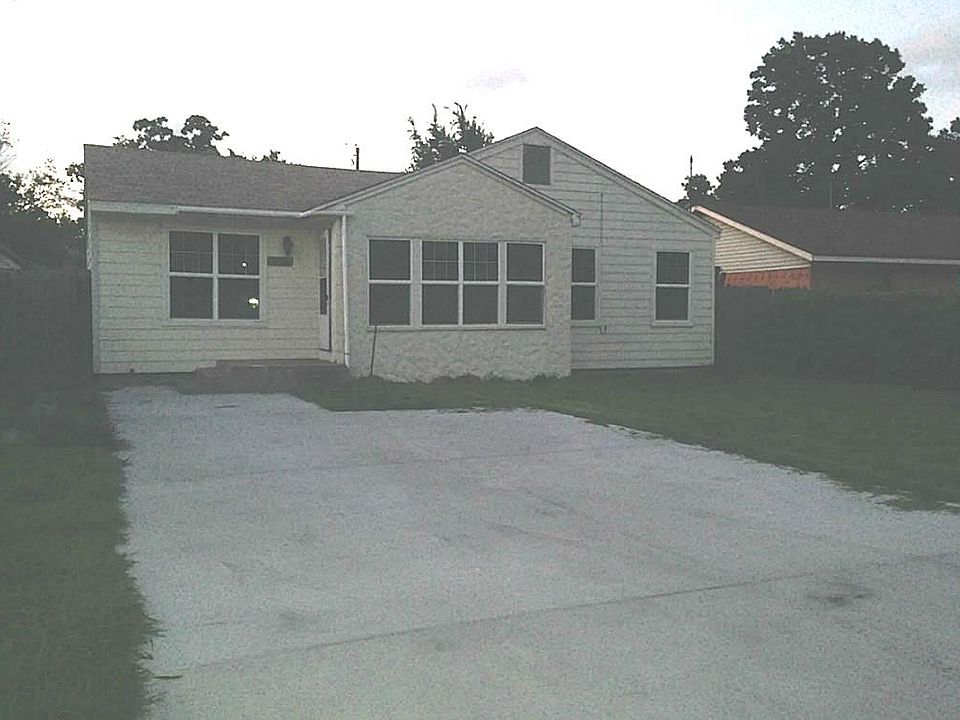 1st image of 206 7th Ave N