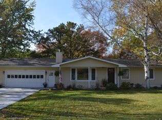 17671 Navaho Dr, Spring Lake, MI 49456