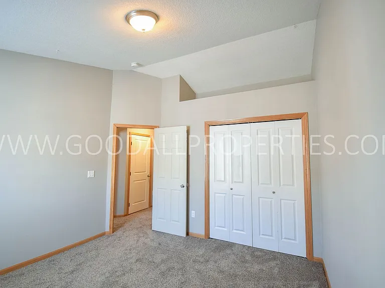 1140 Keystone Ln — Photo 5