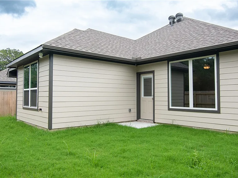 5689 Fox Bluff Dr — Photo 19