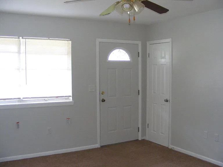 2334 Lewis St — Photo 6
