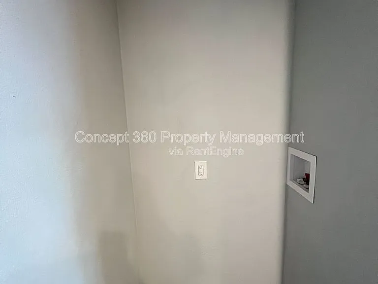 144 Primrose Ave #B — Photo 16
