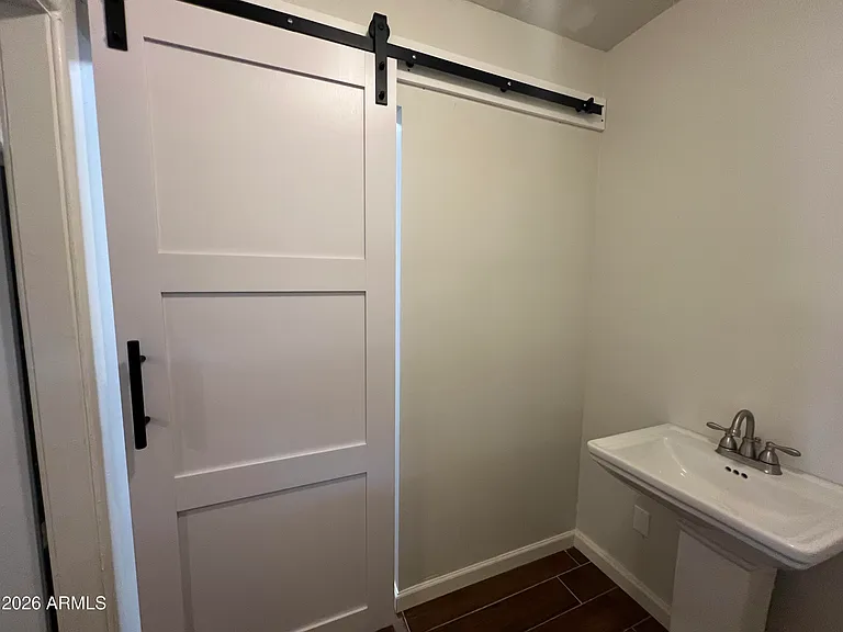 801 W Earll Dr — Photo 29