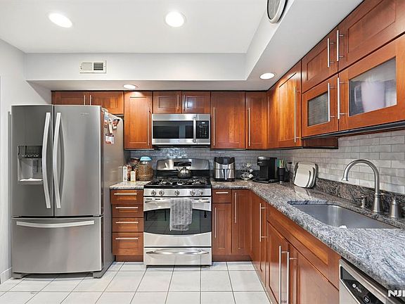 5th image of 59 Bunker Hill Road #D