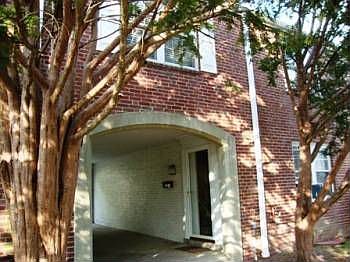 1st image of 200 Maplewood Dr #C5