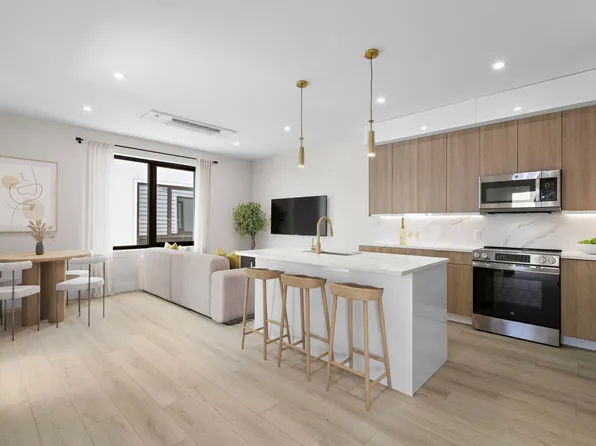 4525 Bergenwood Avenue 411 image 2 of 22