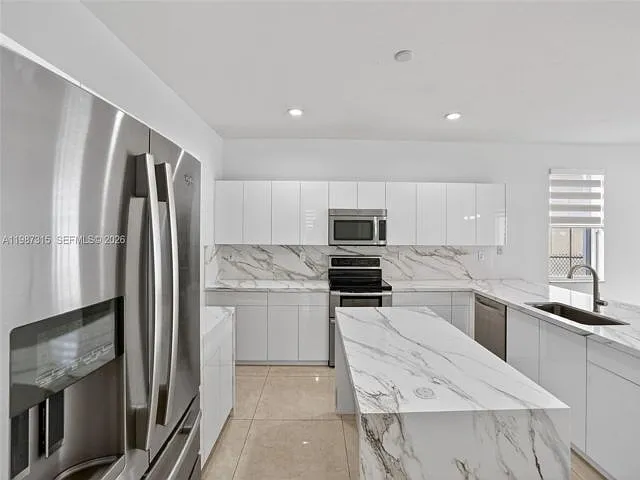 15051 SW 18th Ter — Photo 20